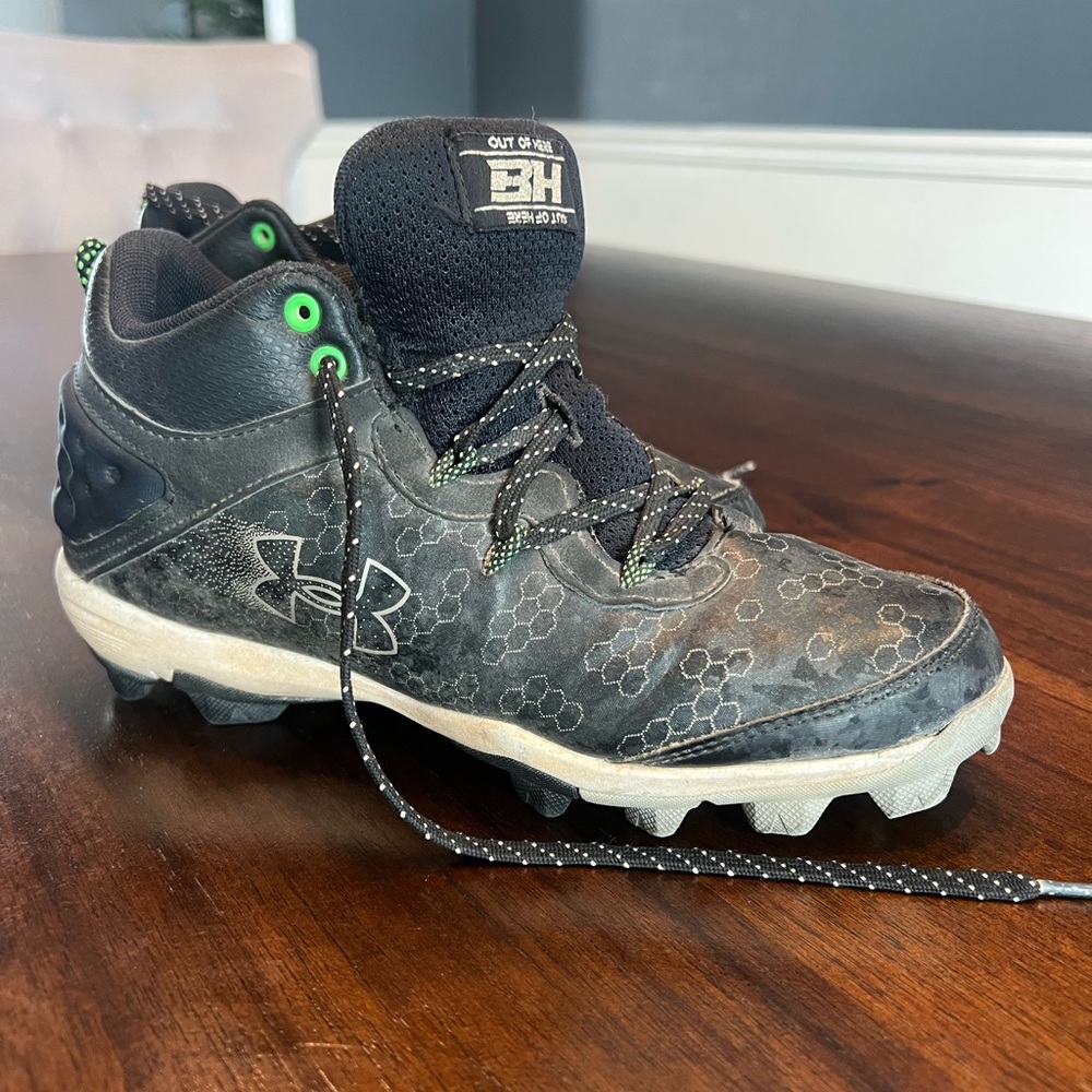 Under Armour Kids Black Cleats